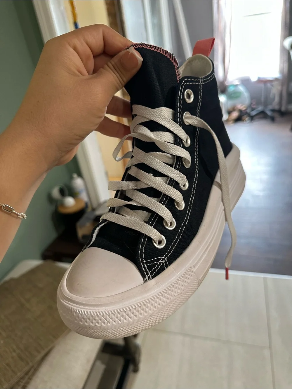 Converse - Picture 3 of 5